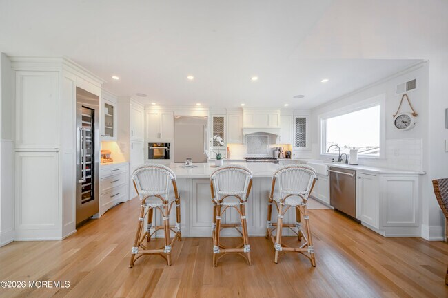 Building Photo - 3 Elizabeth Pl