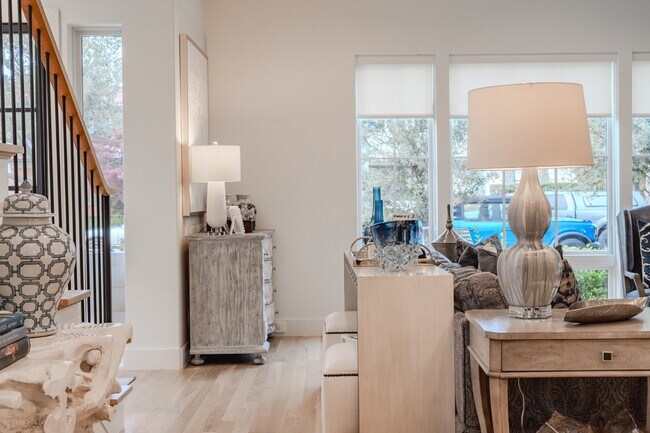 Building Photo - Open Concept custom build by Hudson Co in Highland Park!