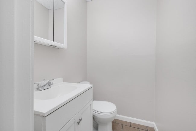 Building Photo - 175 Lavern St