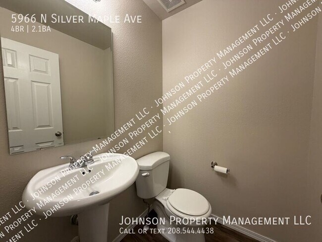 Building Photo - 5966 N Silver Maple Ave