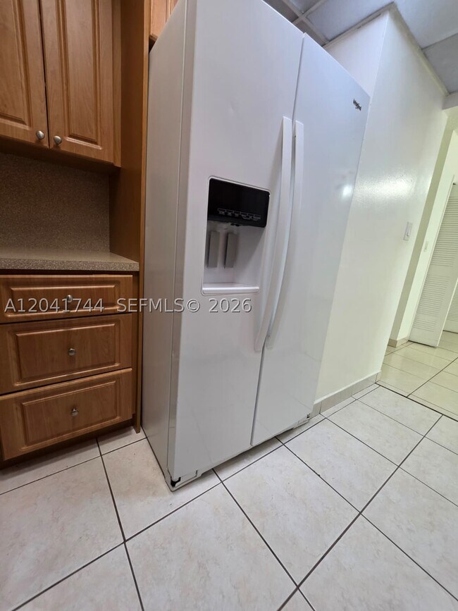 Building Photo - 6930 Miami Gardens Dr