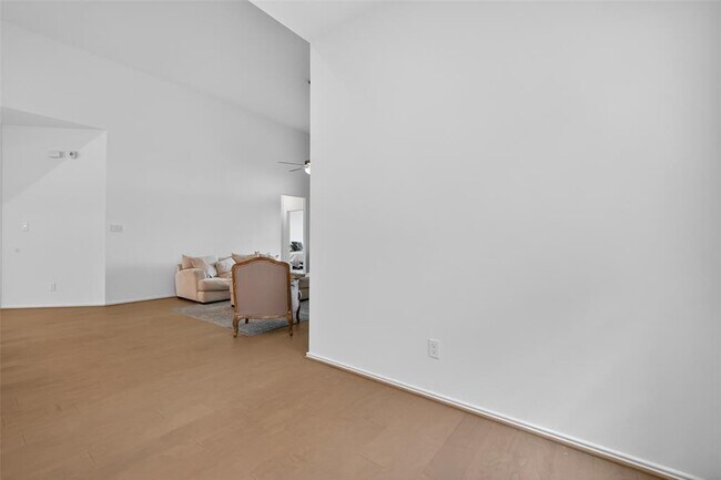 Building Photo - 1527 Munson Valley Rd