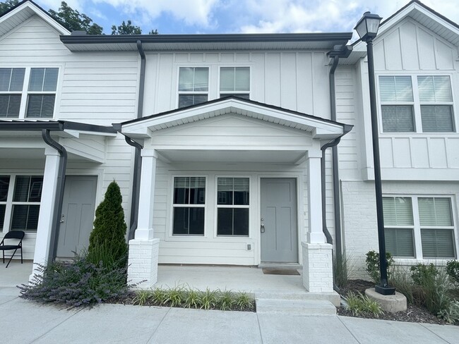 Primary Photo - Hadley Village townhome with 2 bedrooms, e...