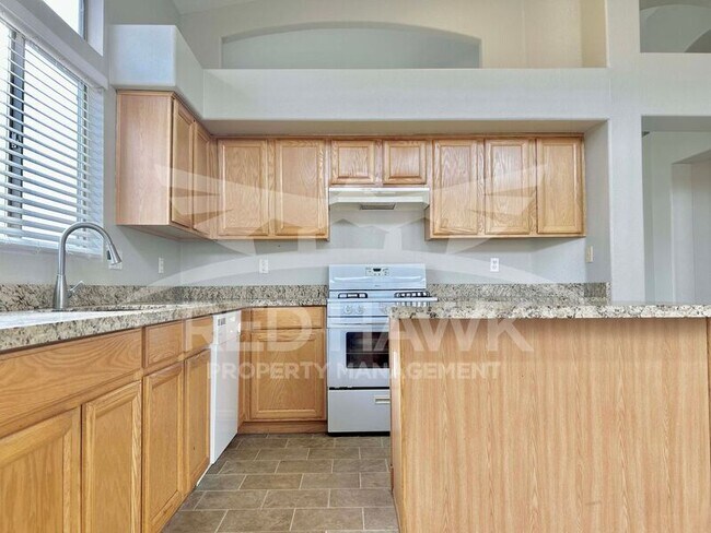 Building Photo - 780 E Glenmere Dr