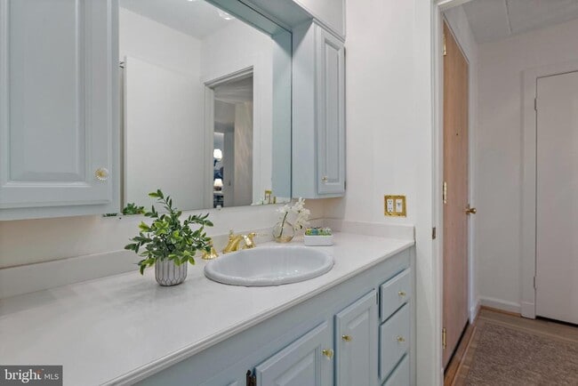 Building Photo - 100 Severn Ave