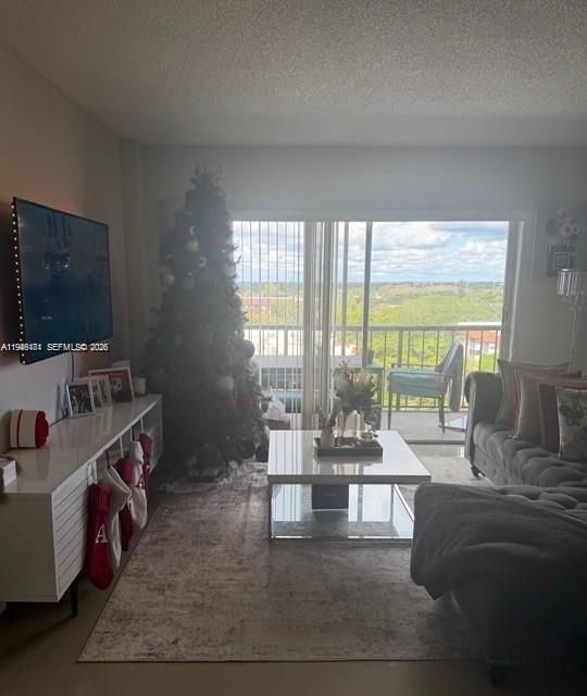 Building Photo - 4164 Inverrary Dr