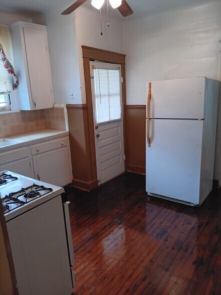 Building Photo - 3314 Touro St