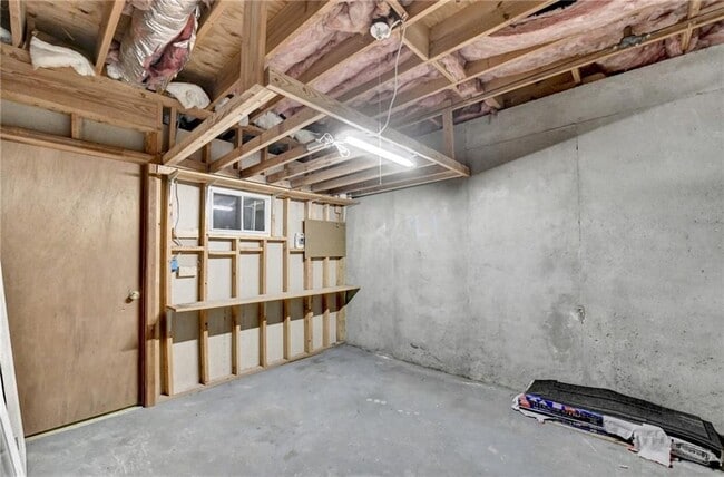 Building Photo - 1530 Plunketts Rd