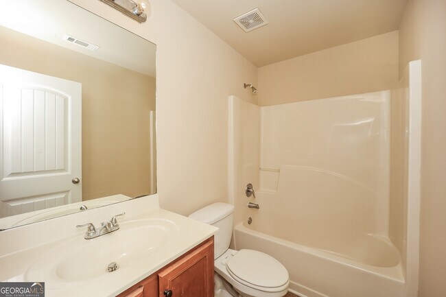 Building Photo - 106 Heritage Club Ln