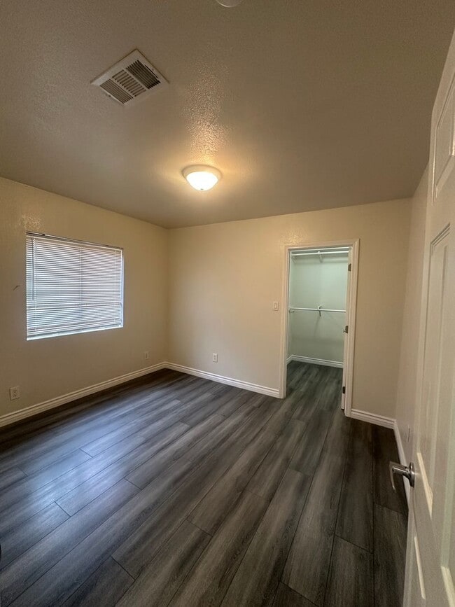Building Photo - 7805 Whitsett Ave