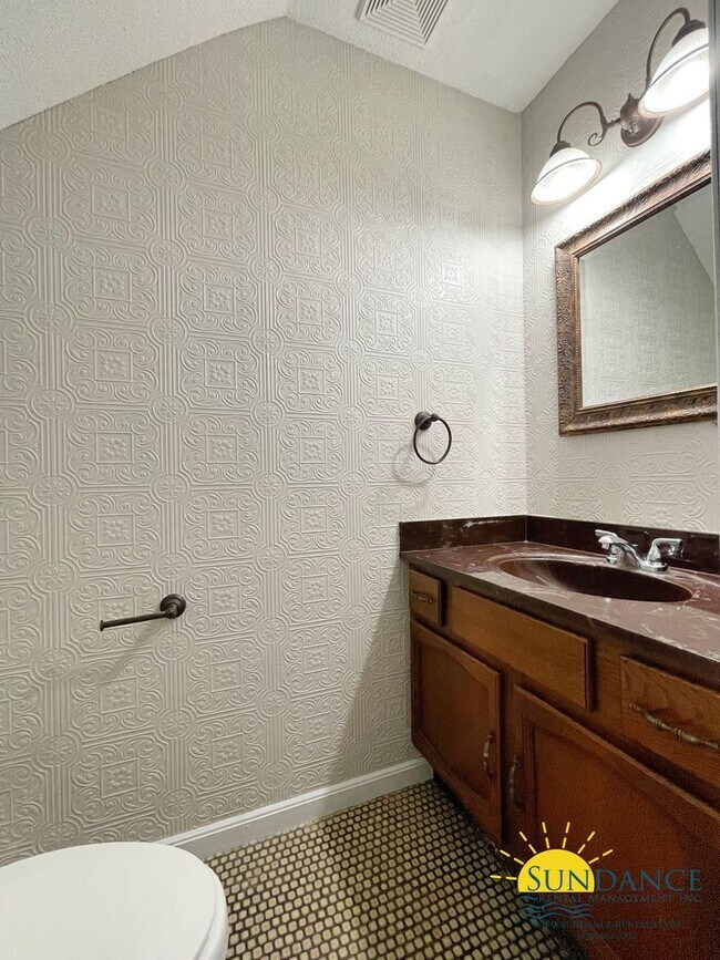 Building Photo - Great End Unit Townhouse in Fort Walton Be...