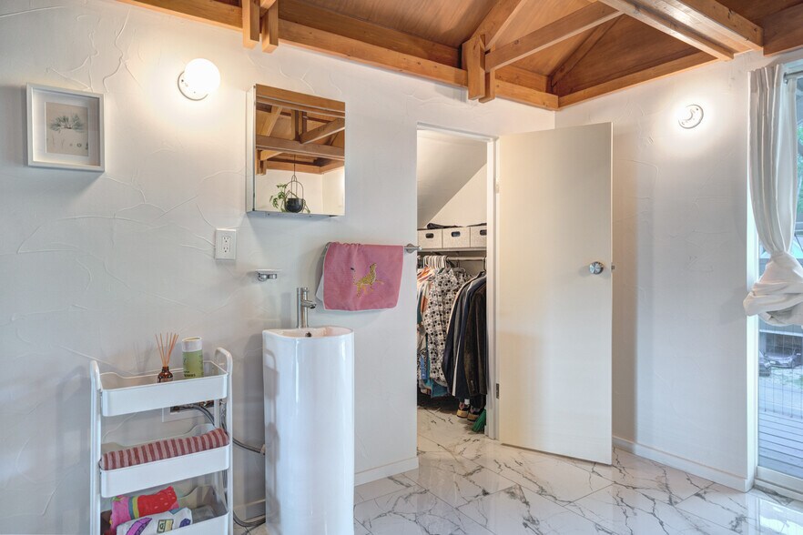 Primary Closet - 300 John Lemley Ln