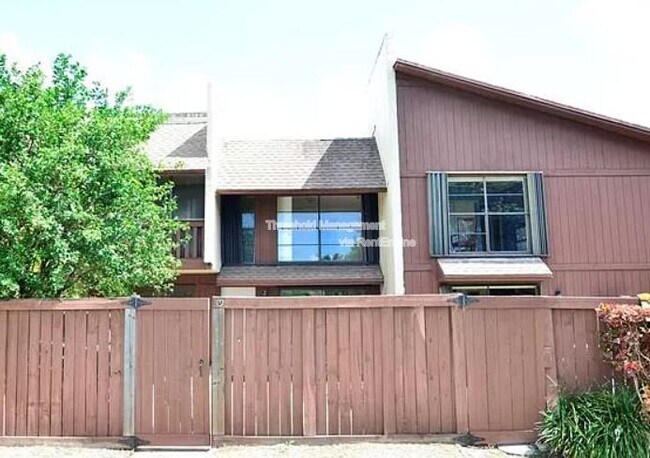 Building Photo - 6724 SW 114th Pl