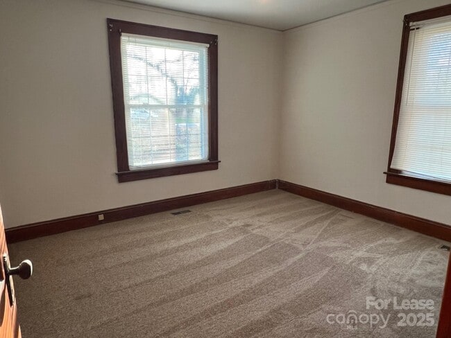 Building Photo - 702 Wiley Ave
