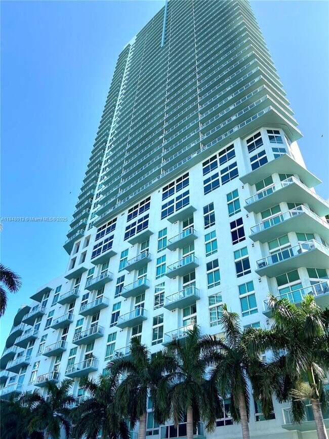 Building Photo - 1900 N Bayshore Dr