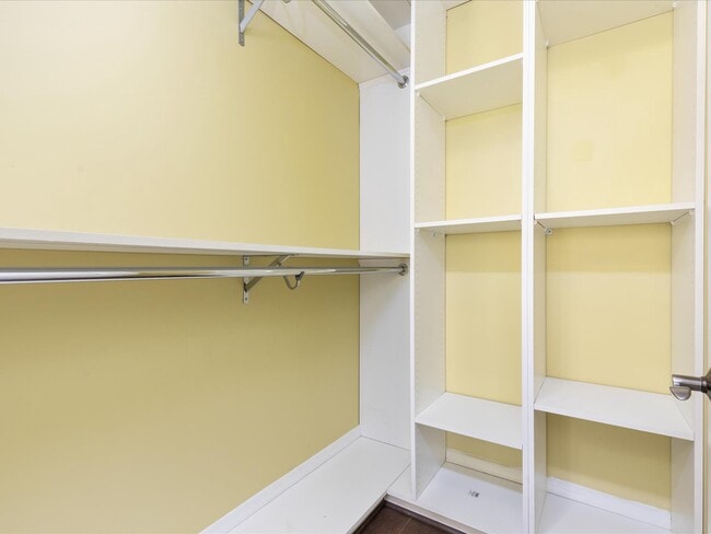 Building Photo - 1390 Kenyon St NW
