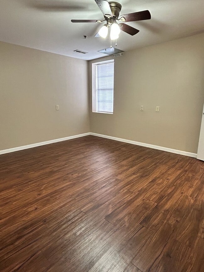 Building Photo - Jefferson Commons Apartments