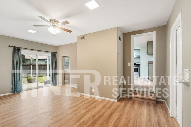 Building Photo - 603 11th St