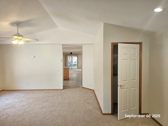 Building Photo - 21138 SW Houston Dr
