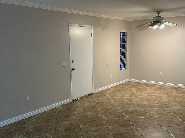 Building Photo - 18350 Hatteras St