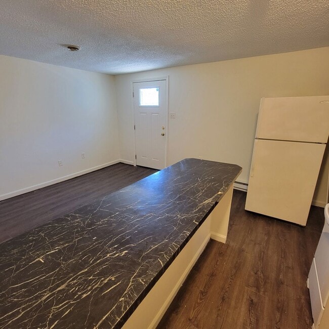 Building Photo - Welcome to Smryna!