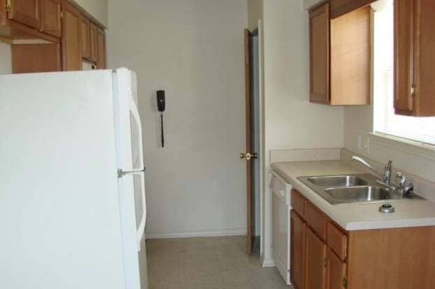 Building Photo - 504 Ashwood Ln