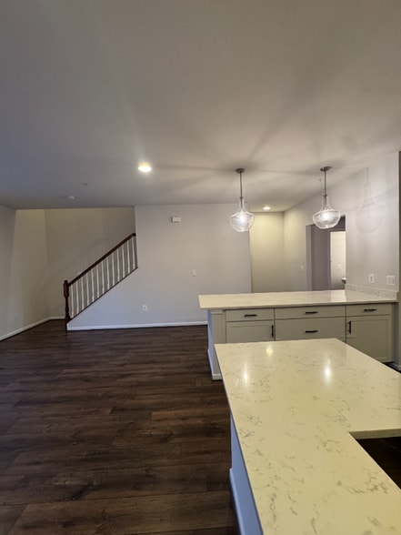 Building Photo - 16108 Coolidge Ave