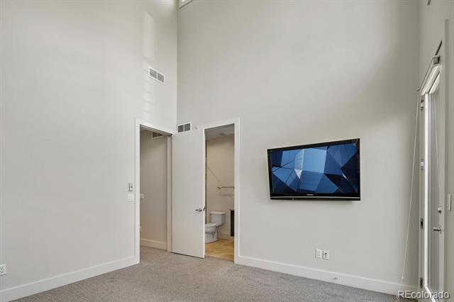 Building Photo - 2414 Glenarm Pl