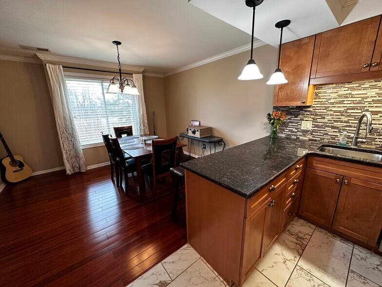Building Photo - 39D Beehunter Ct