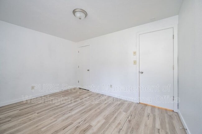 Building Photo - 6415 151st St NW