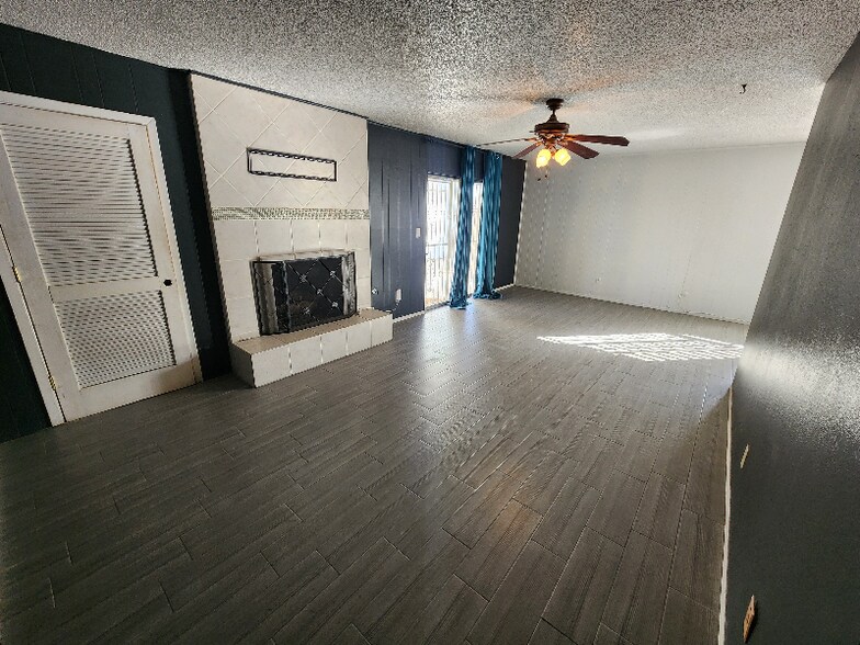 Building Photo - 5536 Longview Dr