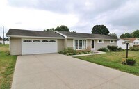 Building Photo - 1120 Helene Dr