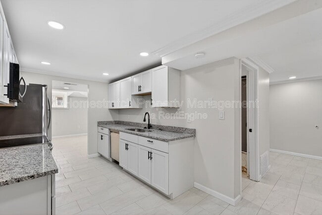 Building Photo - 4561 Laclede Ave