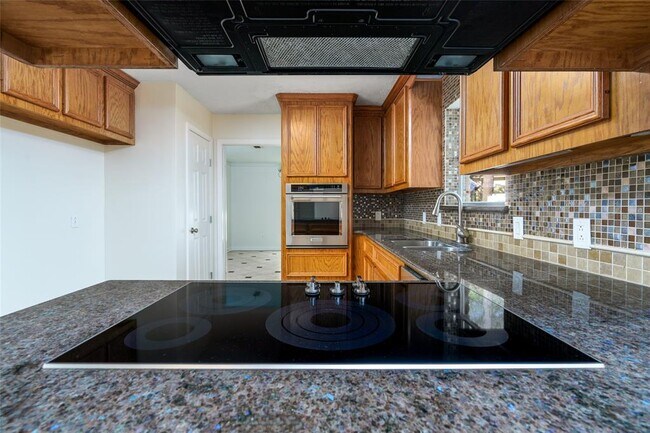 Building Photo - 11602 Jaycreek Dr