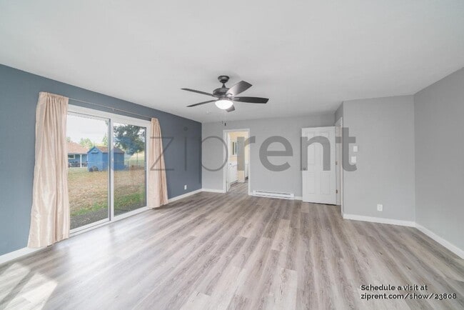 Building Photo - 12917 NE Holladay St