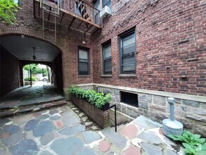 Building Photo - 1 Hillside Ave