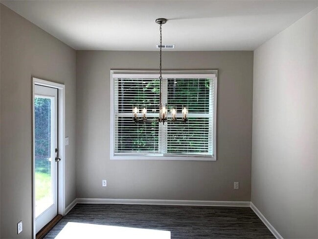 Building Photo - 123 Millers Ln