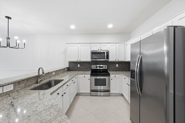 Building Photo - 13380 Georgian Ct