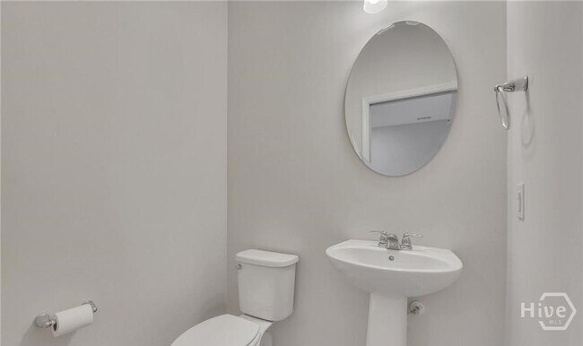 Building Photo - 20 Lower Creek Dr
