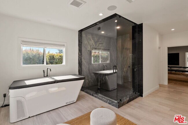 Building Photo - 280 Homewood Rd