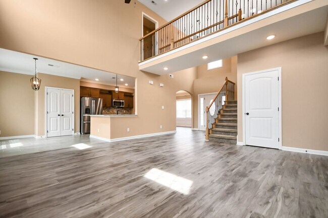 Building Photo - Pet Friendly Four Bedroom!