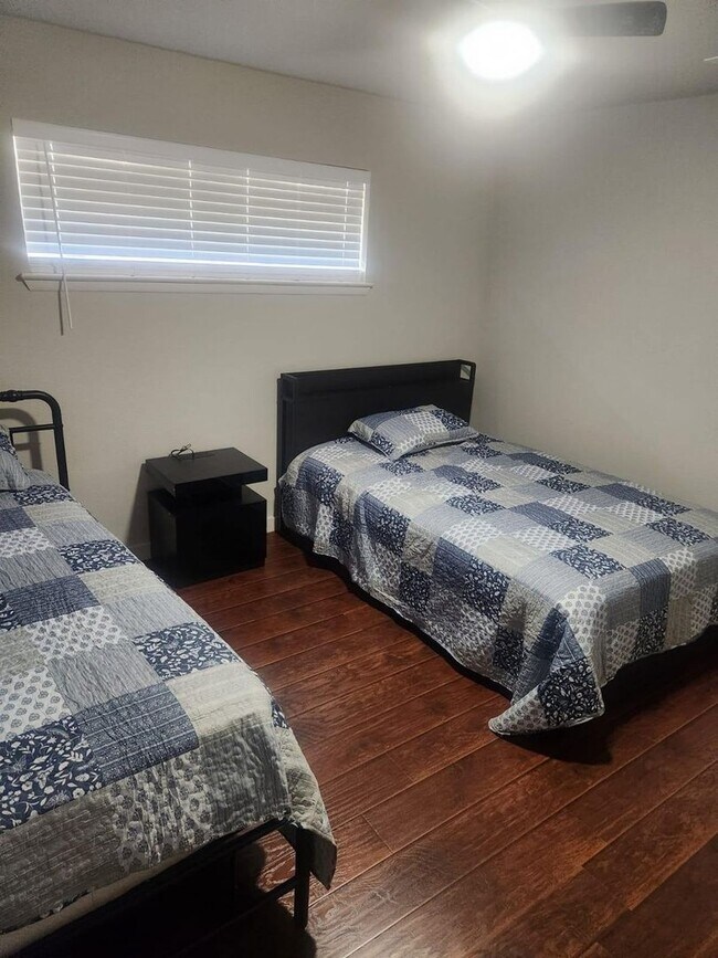 Building Photo - Spacious 4BR House in Dallas