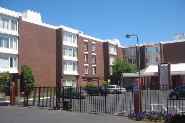 Building Photo - Cascadian Terrace