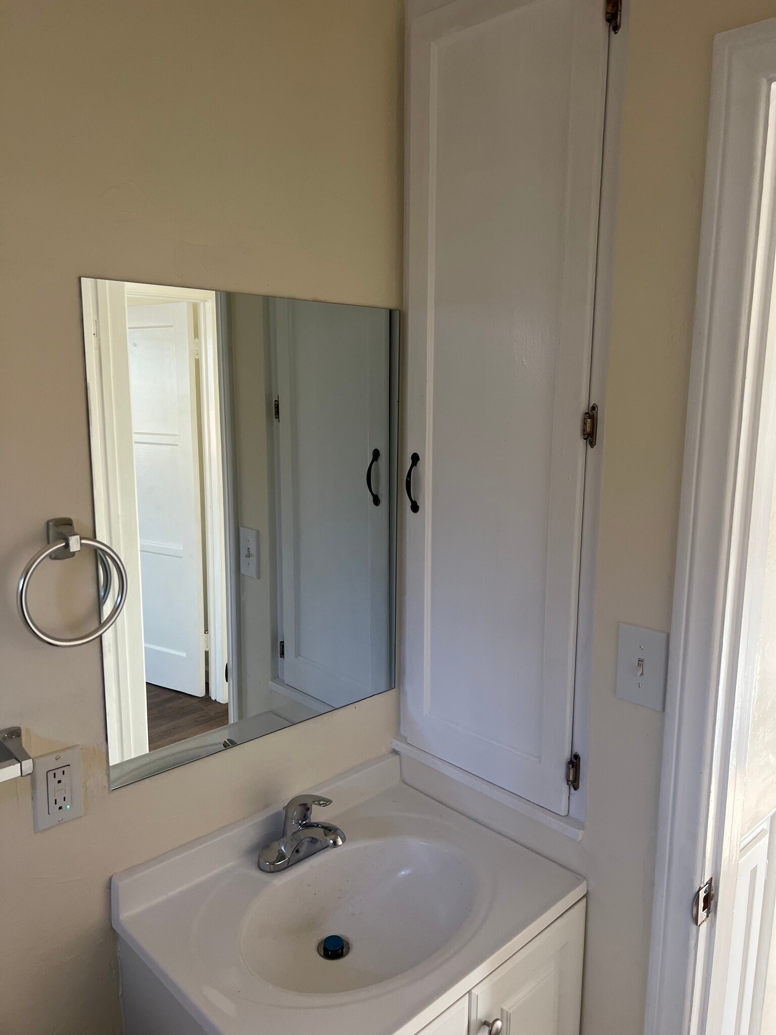 Building Photo - 3870 National Ave