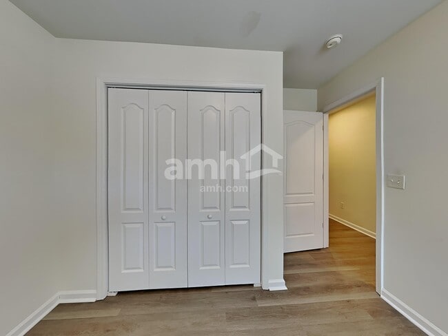 Building Photo - 17 Pfeiffer Ct