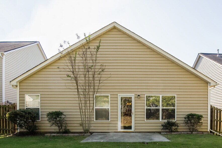 Building Photo - 10926 Slalom Hill Rd