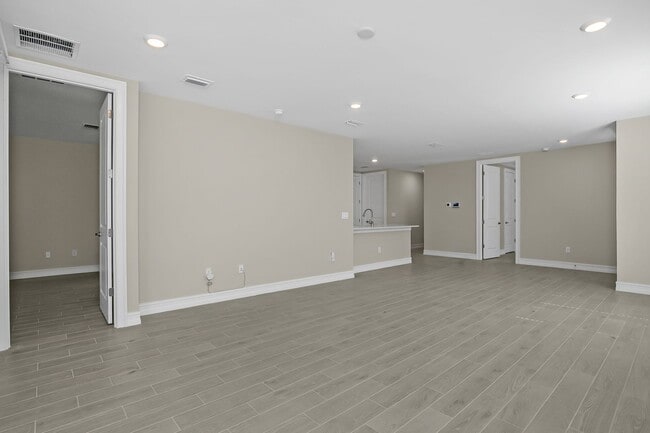 Building Photo - ** 3Bed/2Bath ~ Stunning Villa In the Heart of Estero ~ Milan Villas **