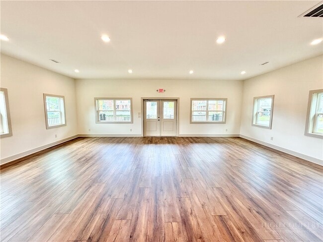 Building Photo - 300 N Jefferson Ave