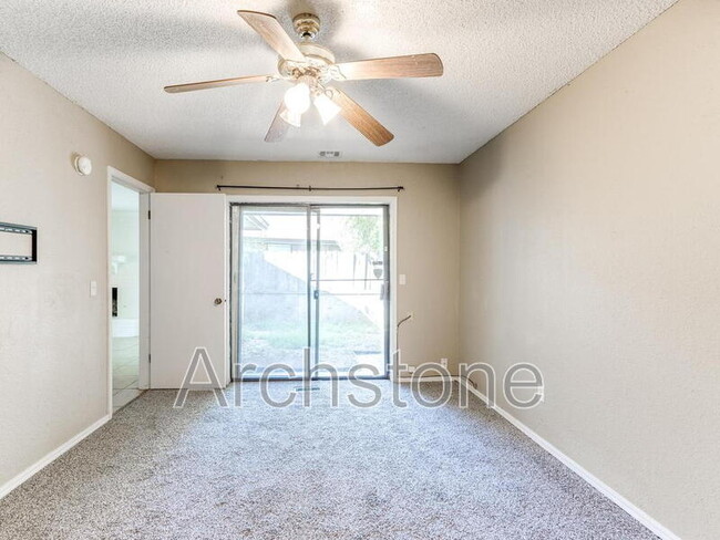 Building Photo - 6605 Lyrewood Ln