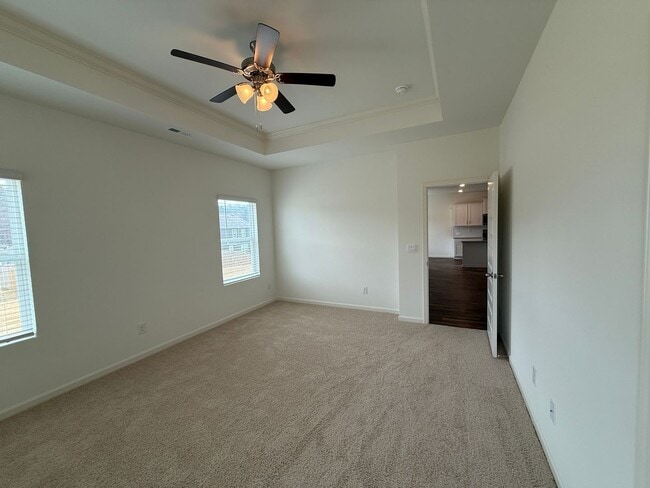 Building Photo - Springville Schools One Level 4 Bedroom / 3 Bathroom/ 3 Car Garage